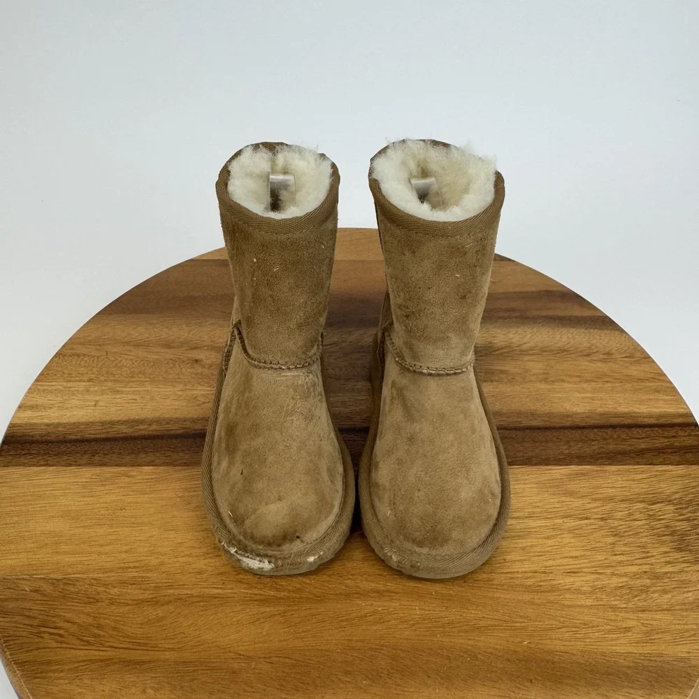 Little Kids Ugg Classic II Tan Suede Wool Lined Comfort‎ Causal Boots Size 9 C